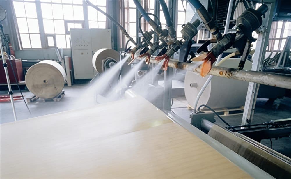 Linha de produção aplicando a tecnologia de barreira no papel